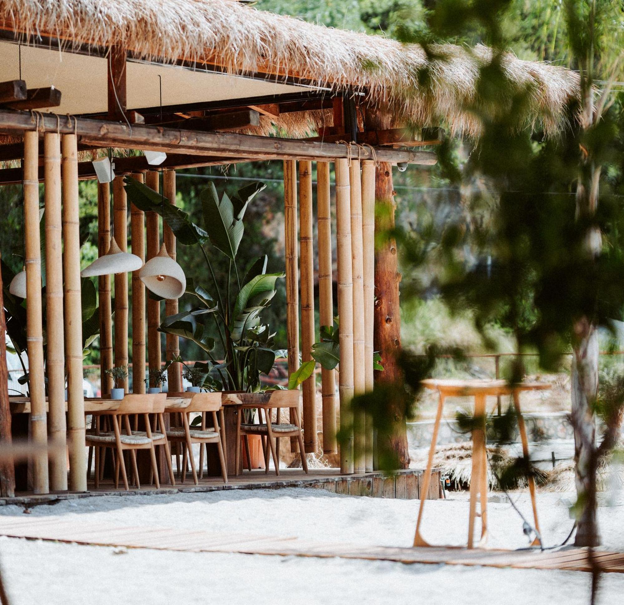 Palladium Beach Hotel- Private Beach Included Dhërmi エクステリア 写真