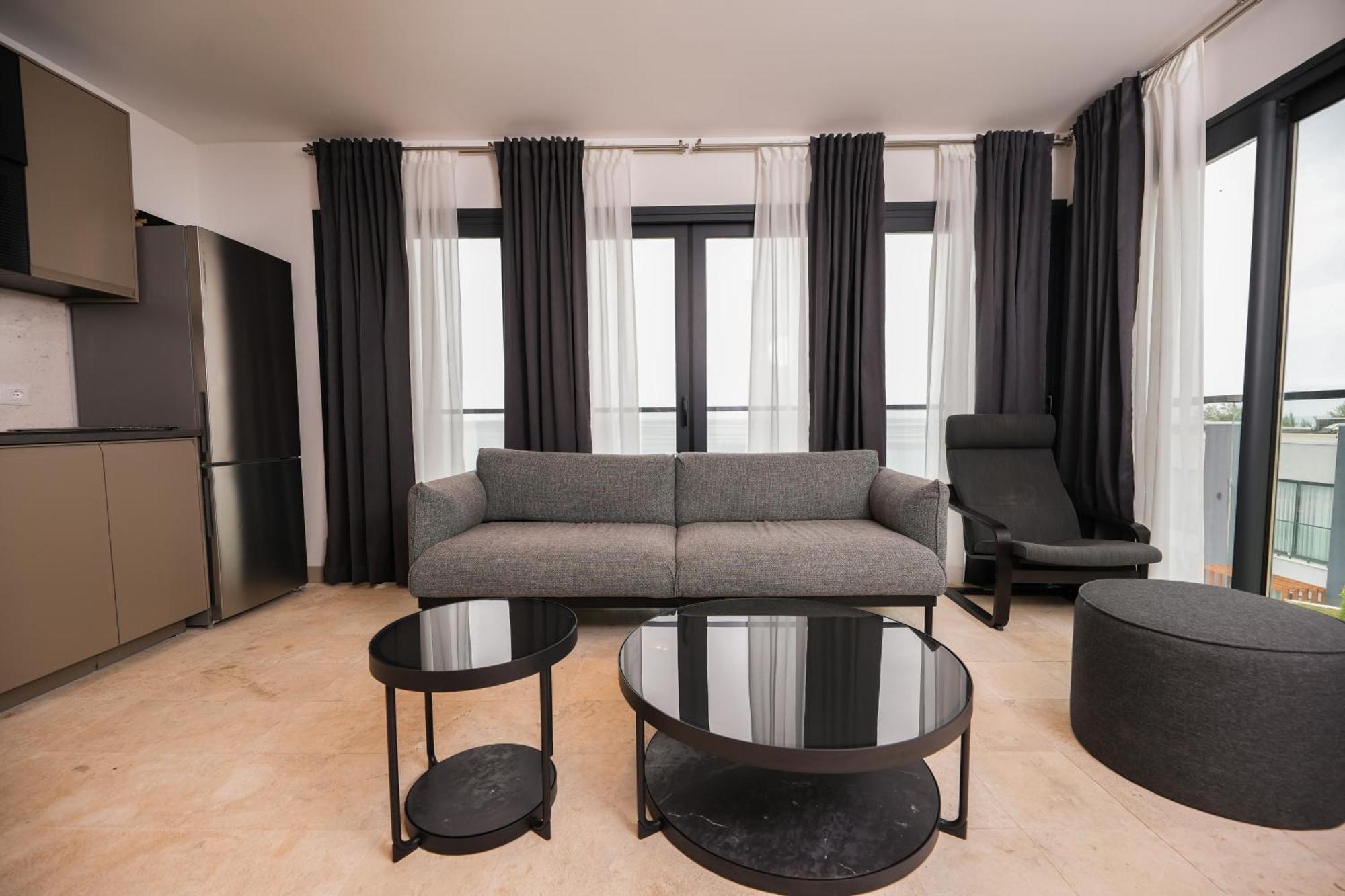 Palladium Beach Hotel- Private Beach Included Dhërmi エクステリア 写真