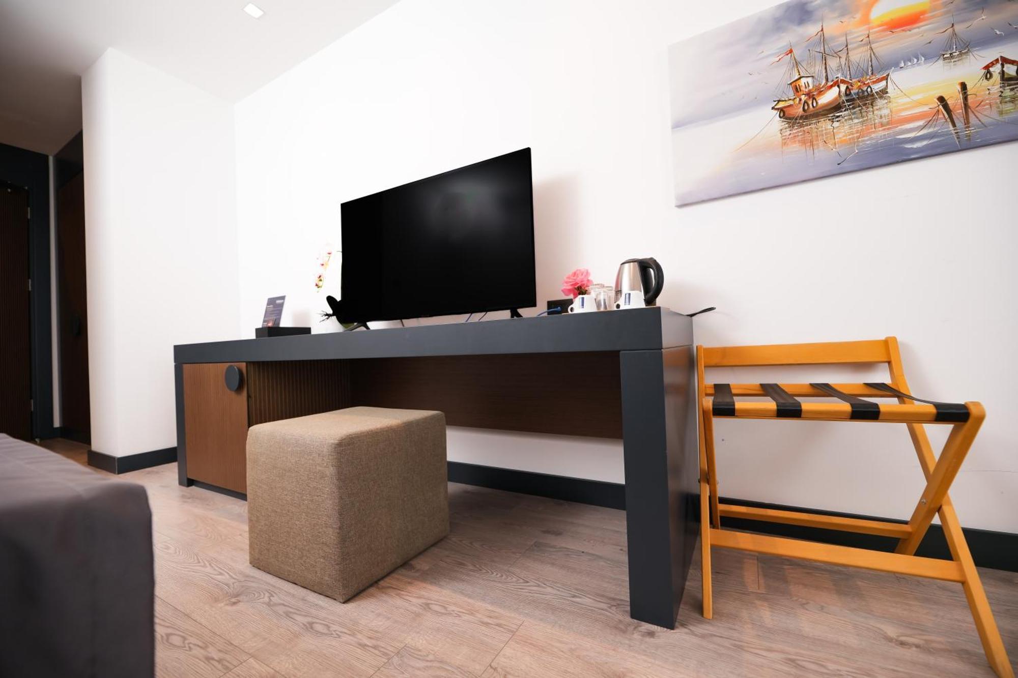 Palladium Beach Hotel- Private Beach Included Dhërmi エクステリア 写真